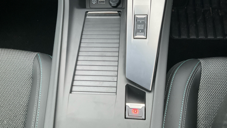 Peugeot 308 1.2 Hybrid 136 Allure 5dr e-DSC6 Petrol Hatchback